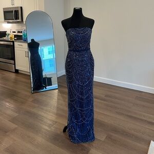SIZE 6 NAVY BLUE BEADED STRAPLESS DRESS WITH SEPARATE CAPE